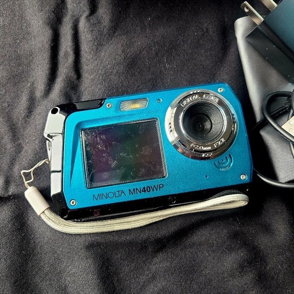 Minolta 48 MP Dual Screen Waterproof Digital Camera MN40WP - Picture 2 of 13